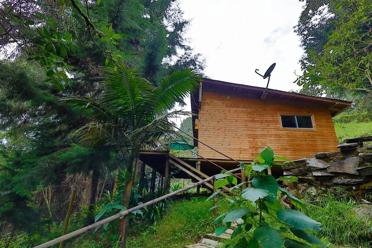 Cabañas y Glamping KAWSAY Apartamento Medellín 0*,